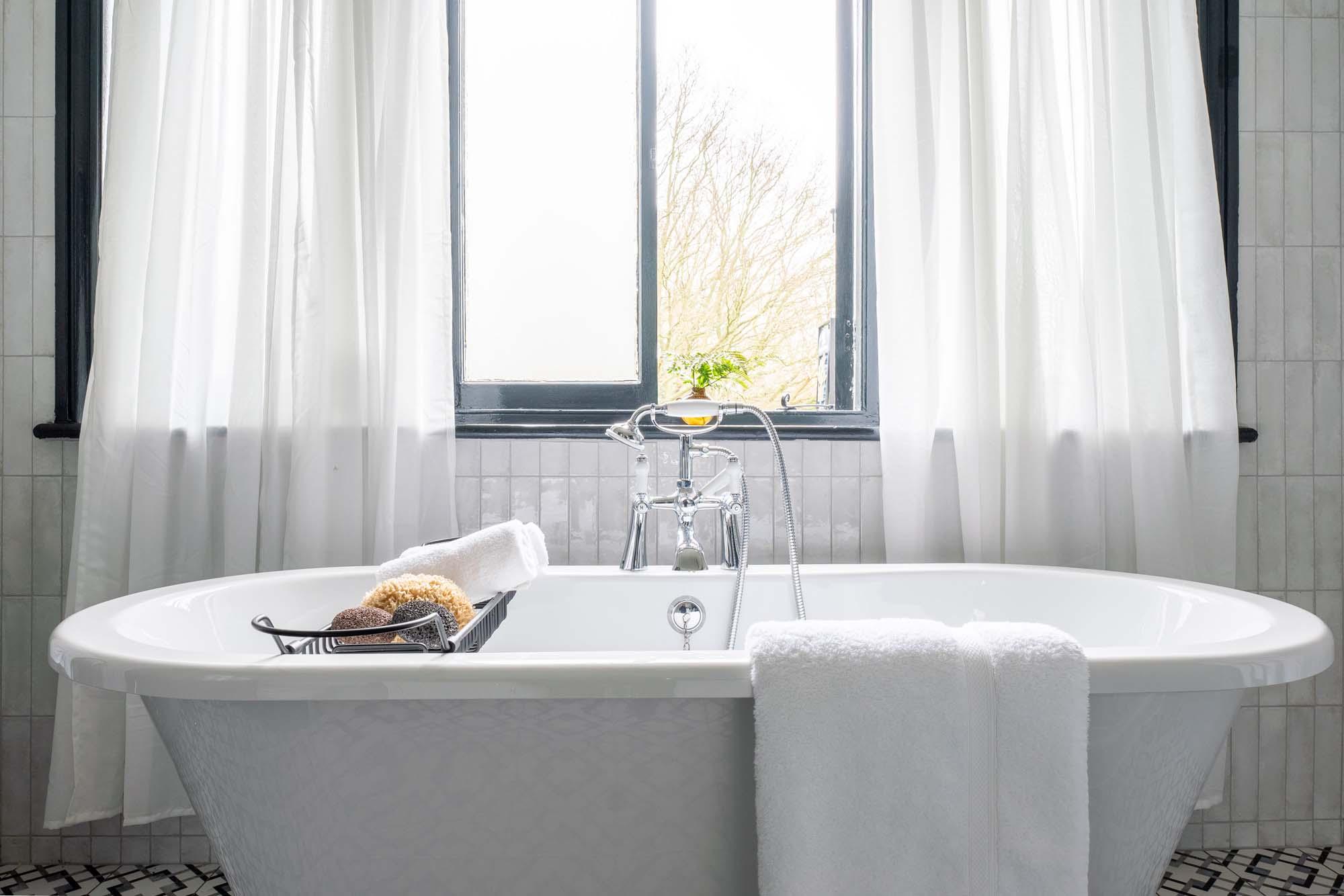 Room 1-bathroom.jpg